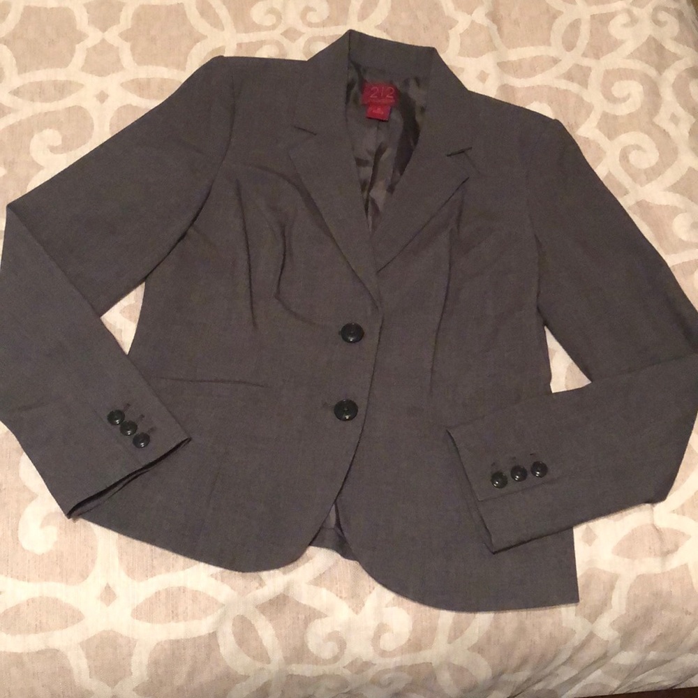 Beautiful gray blazer - new without tag!
